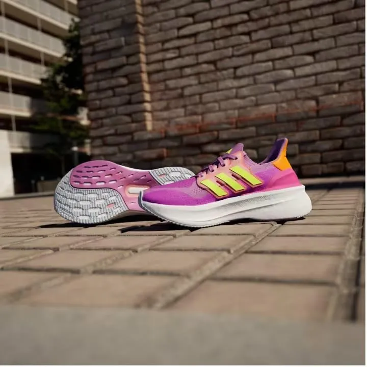 adidas Unisex-Child Ultraboost Light Sneaker