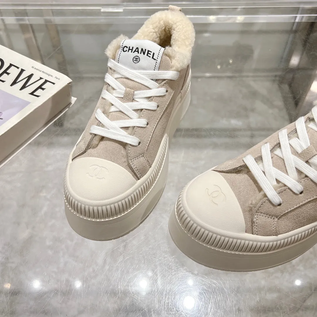 CC Sneaker Light Beige Suede With Wool Lining  944557