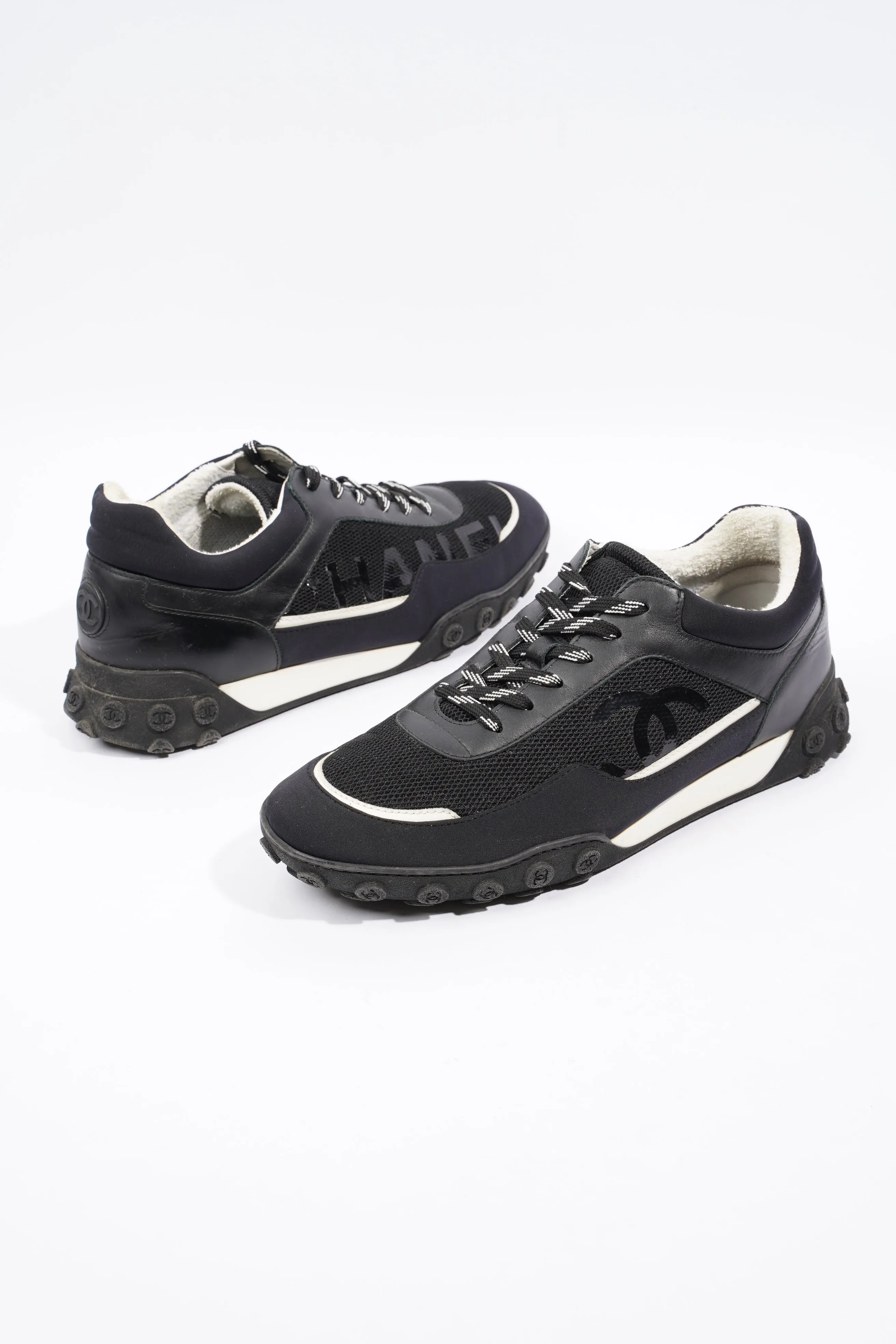Chanel Low Top Sneaker Black / Navy Mesh EU 43 UK 9