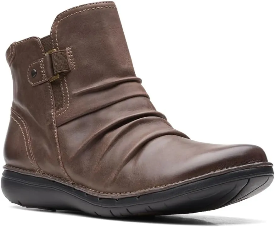 Clarks Women's Un Loop Top Ankle Boot
