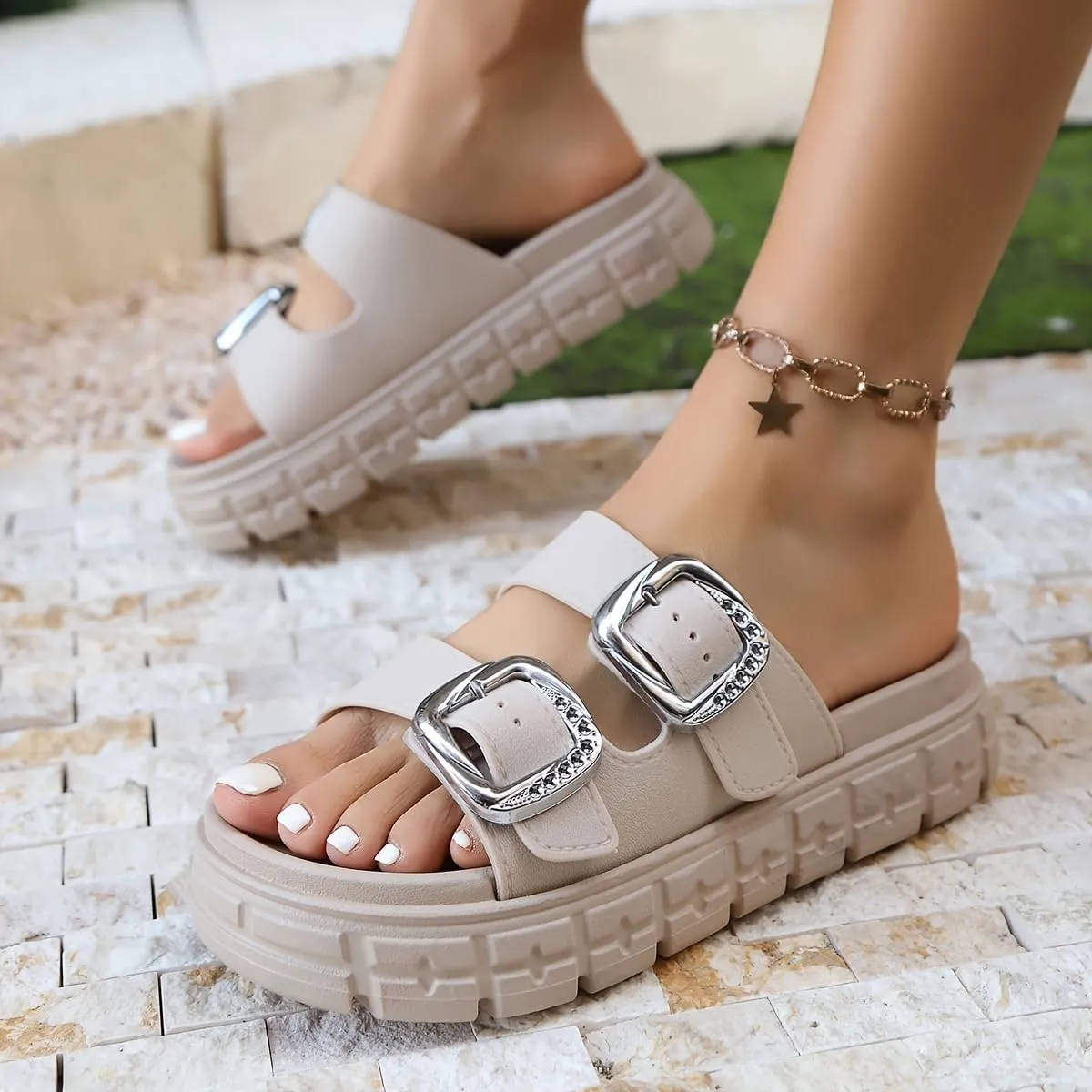 Comfortable Summer Slide Sandals - Women's Fashionable Double Buckle Design, Non-Slip Sole, Versatile for Indoor/Outdoor Wear, Open Toe, Strappy