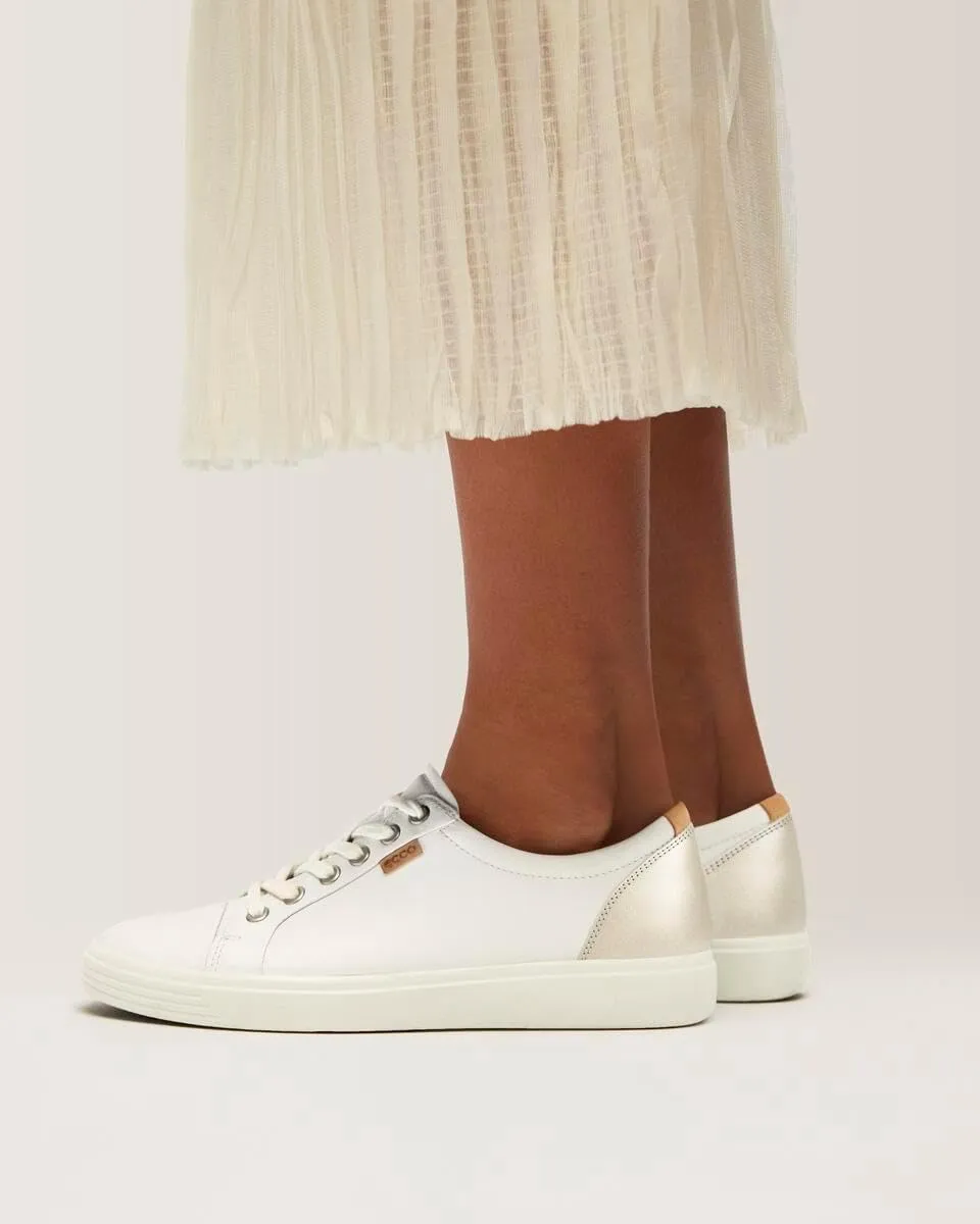 ECCO Women's Soft 7 Gore-Tex Tie Sneaker