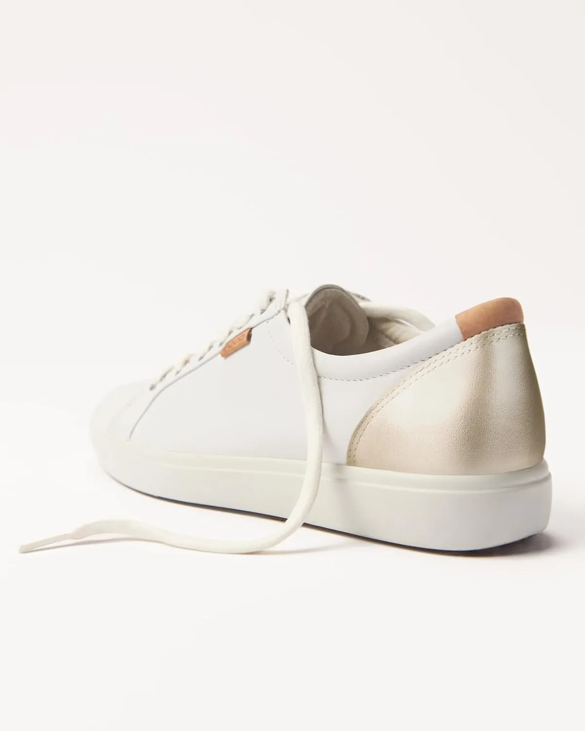 ECCO Women's Soft 7 Gore-Tex Tie Sneaker