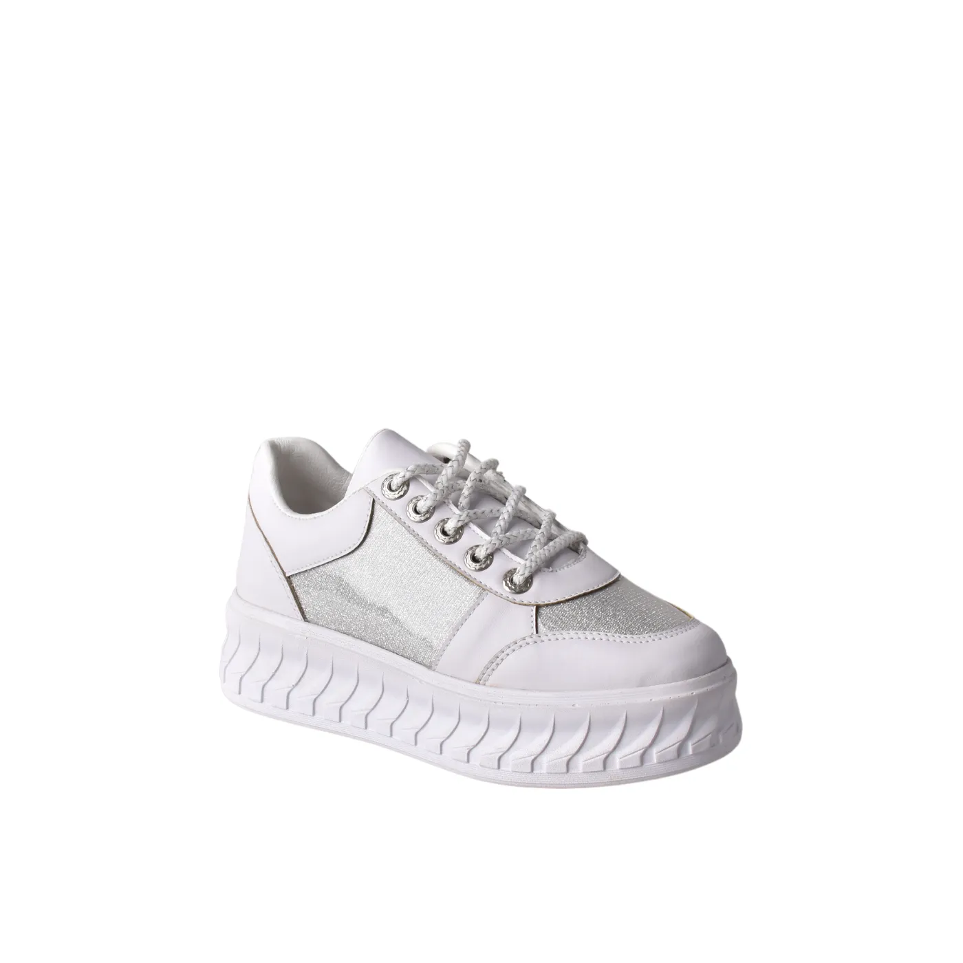 Fashionable Sneaker with Trims