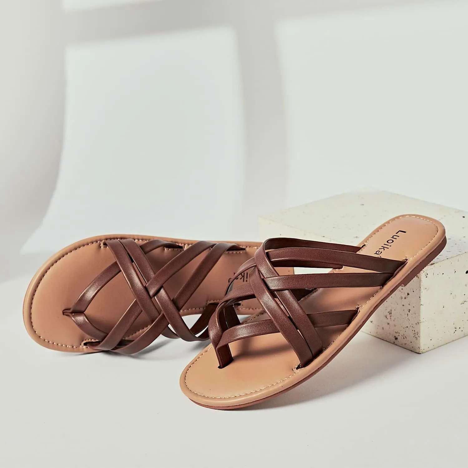 Luoika Women's Wide Width Flat Sandals, Flip Flop Slides Sandal Casual Strapy Sandal Slip on Summer Beach Shoes for Women.