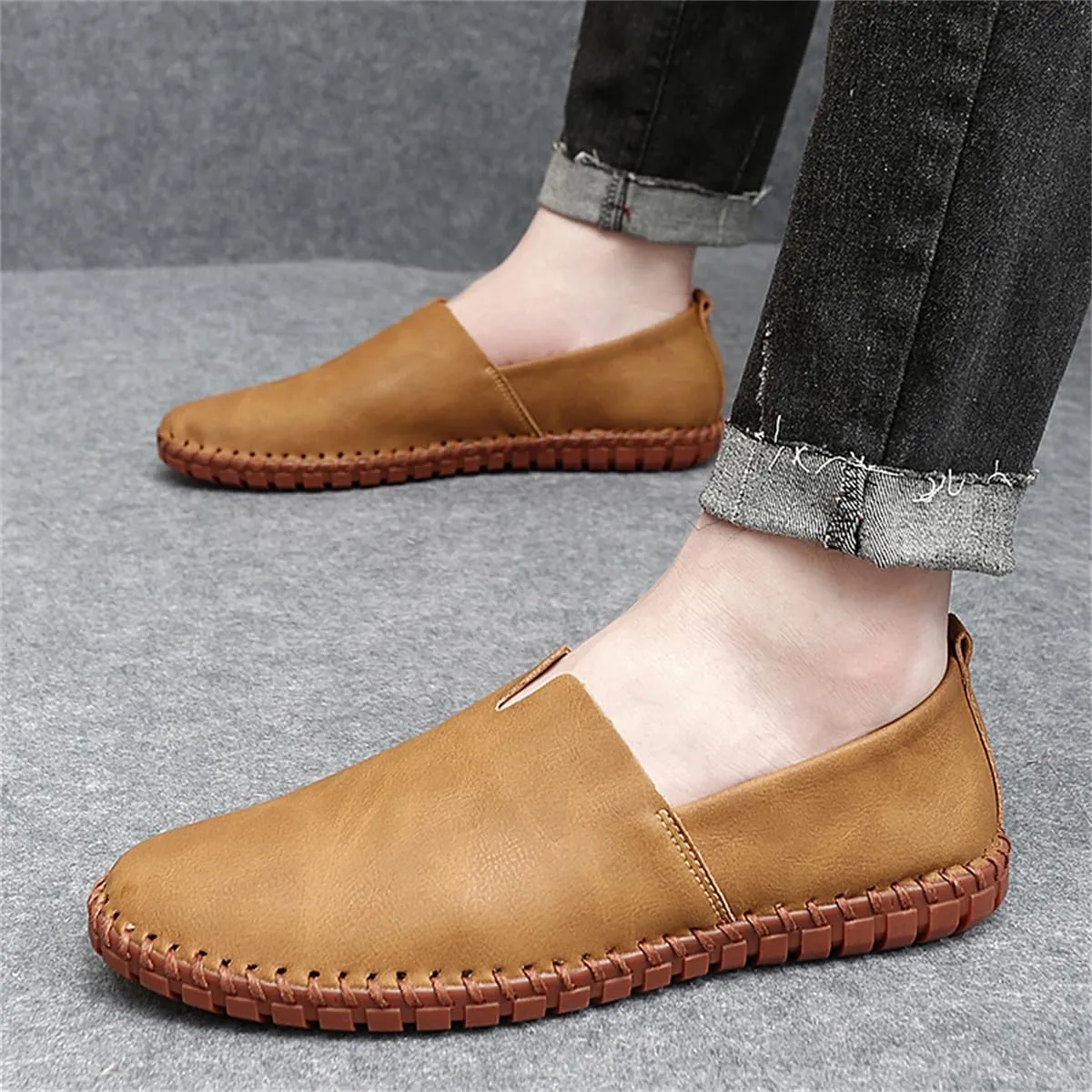 Men Leather Handmade Loafer Shoes Slip On Soft Fashion Round Toe Flats Non-Slip Walking Driving Shoes for Men