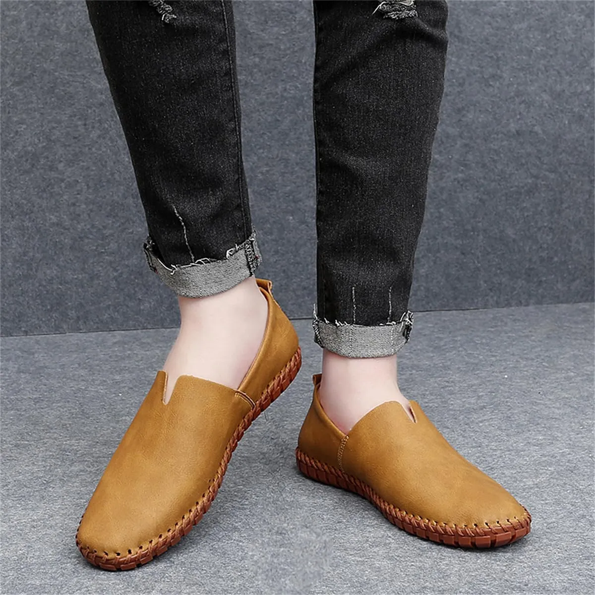 Men Leather Handmade Loafer Shoes Slip On Soft Fashion Round Toe Flats Non-Slip Walking Driving Shoes for Men