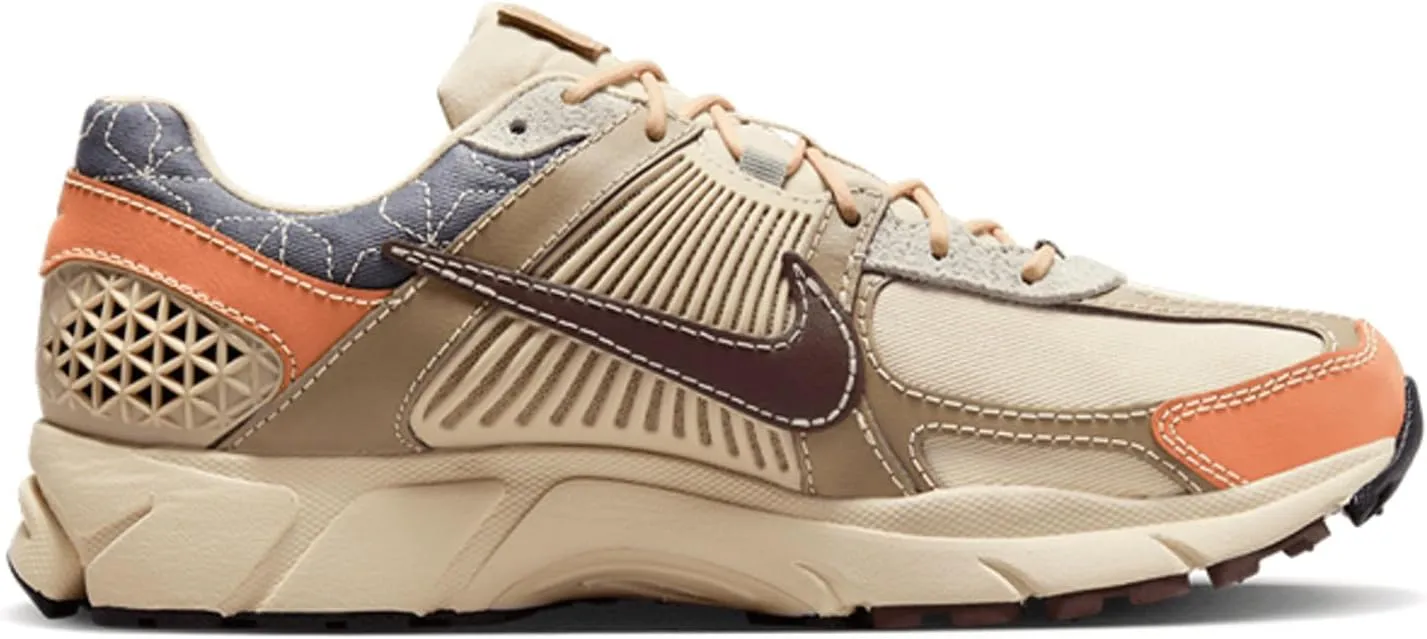 Nike Men's Zoom Vomero 5 Sneaker