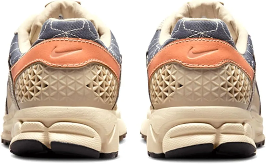 Nike Men's Zoom Vomero 5 Sneaker