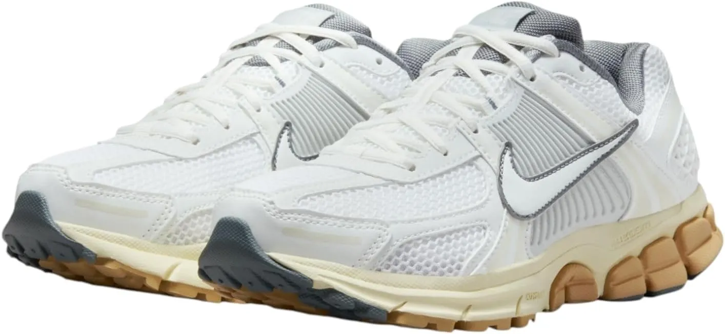 Nike Women's Zoom Vomero 5 Sneaker