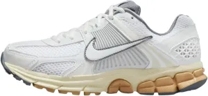 Nike Women's Zoom Vomero 5 Sneaker