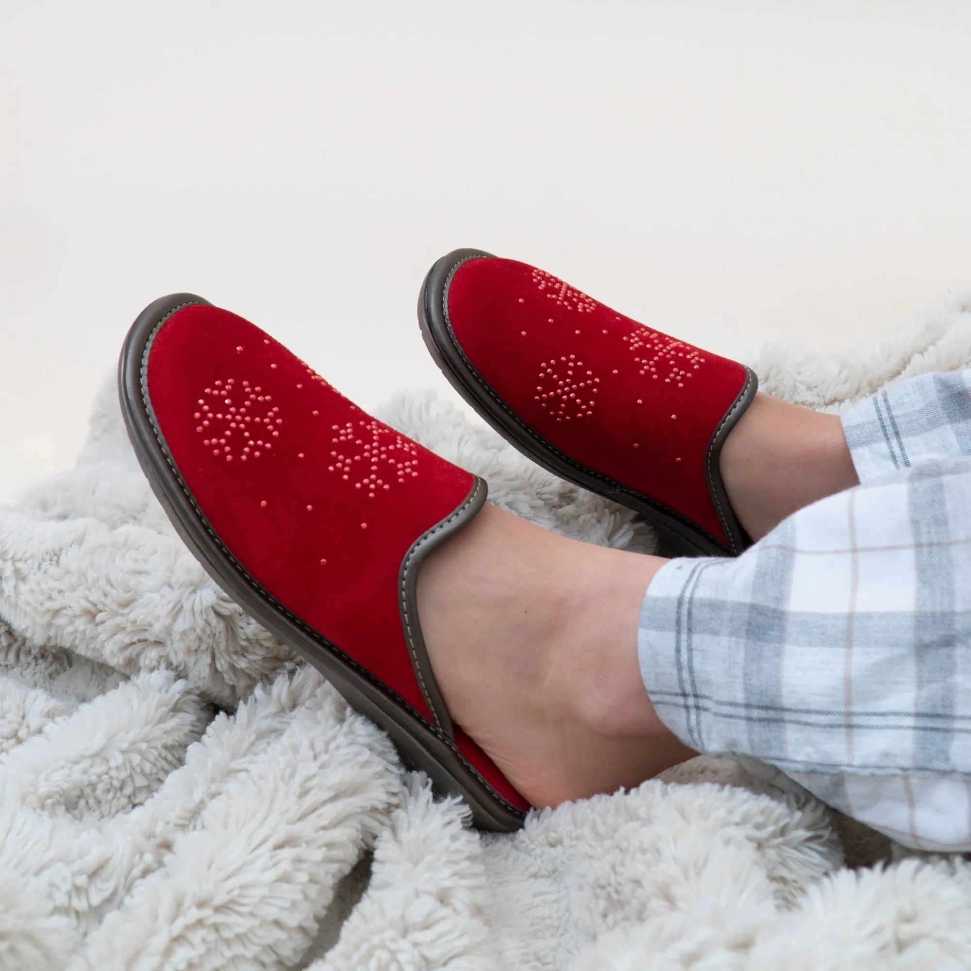 Nordikas 1747 (AFELPADO) Womens Suede Mule Slippers Cherry