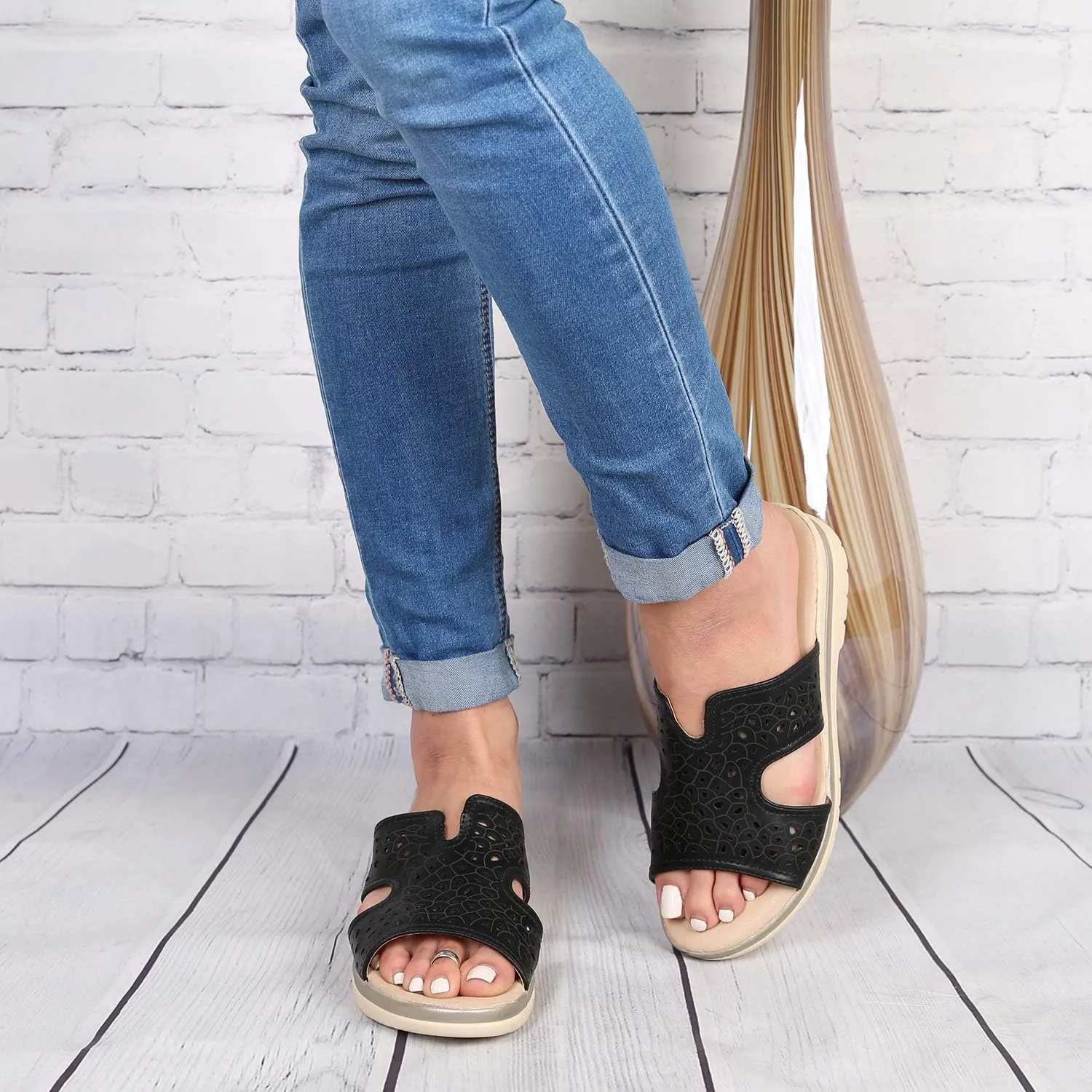 RF ROOM OF FASHION Women's Cutout Design Comfort Slide Sandals