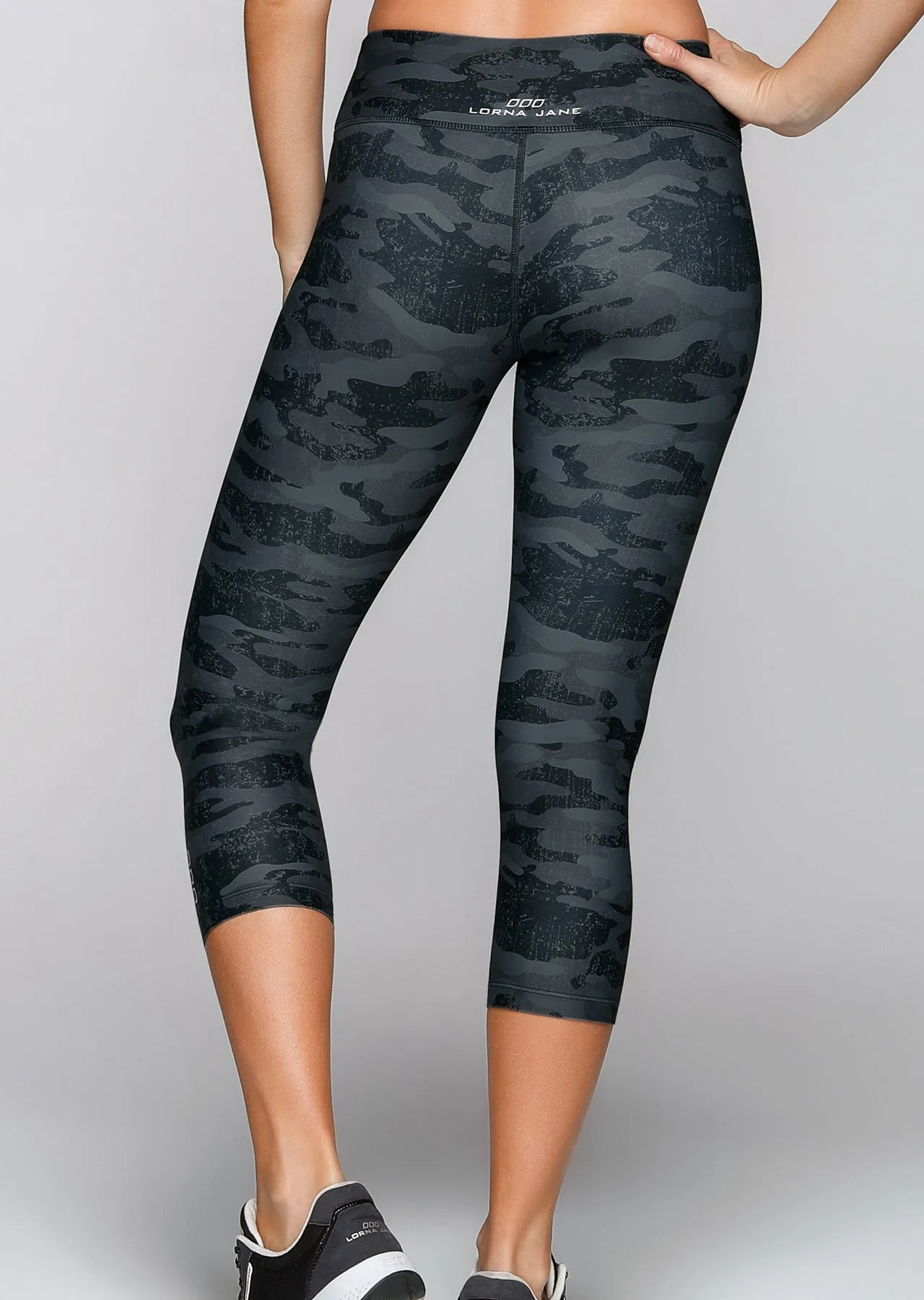 Stealth Mode 7/8 Tight