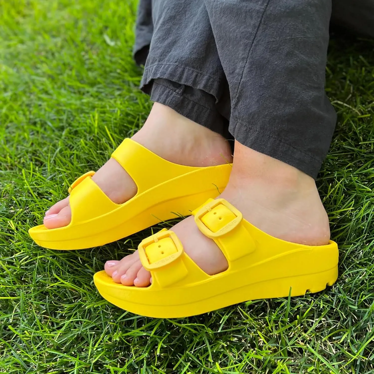 TELIC Women's Boise Bliss Slide Sandals - Lightweight, Waterproof, Impact-Reducing - Great for Pool, Beach & Everyday Wear