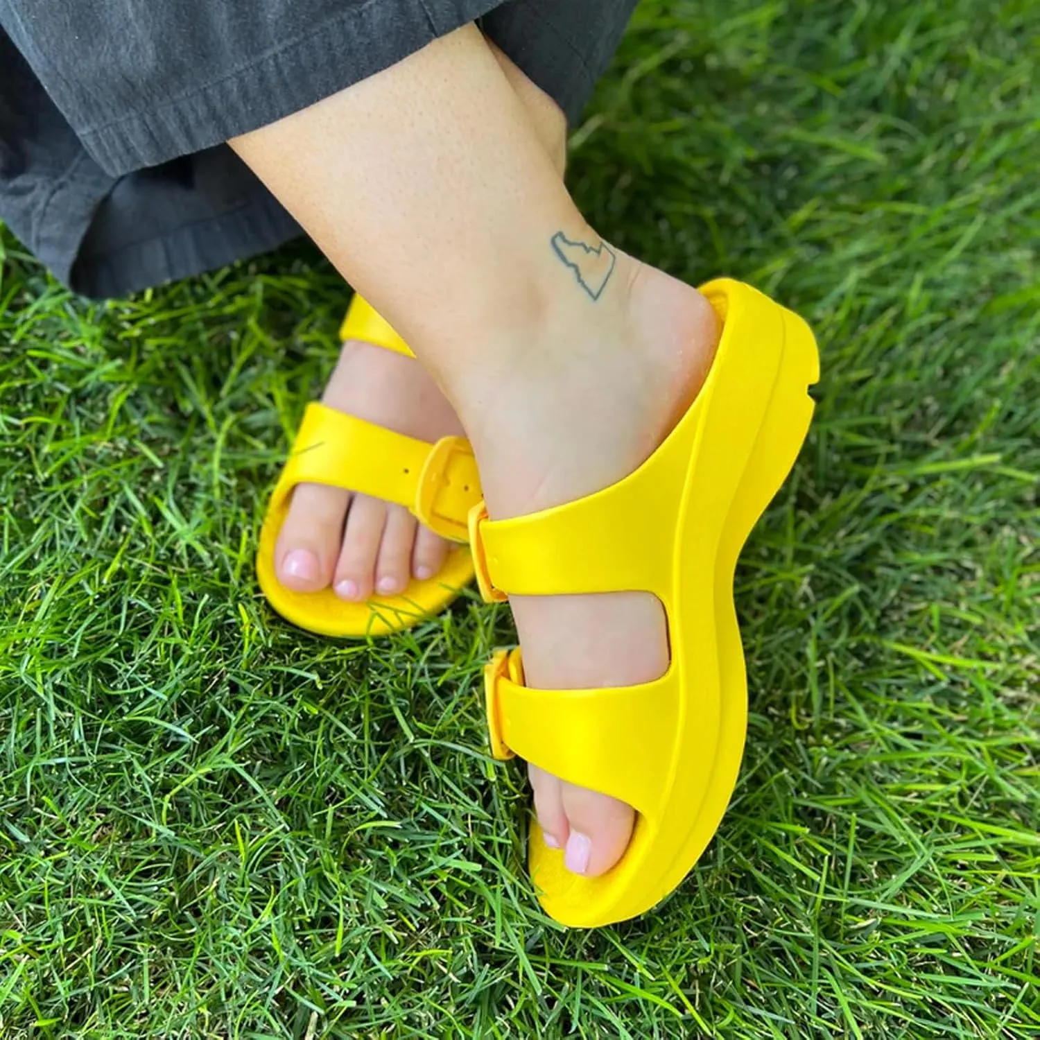 TELIC Women's Boise Bliss Slide Sandals - Lightweight, Waterproof, Impact-Reducing - Great for Pool, Beach & Everyday Wear