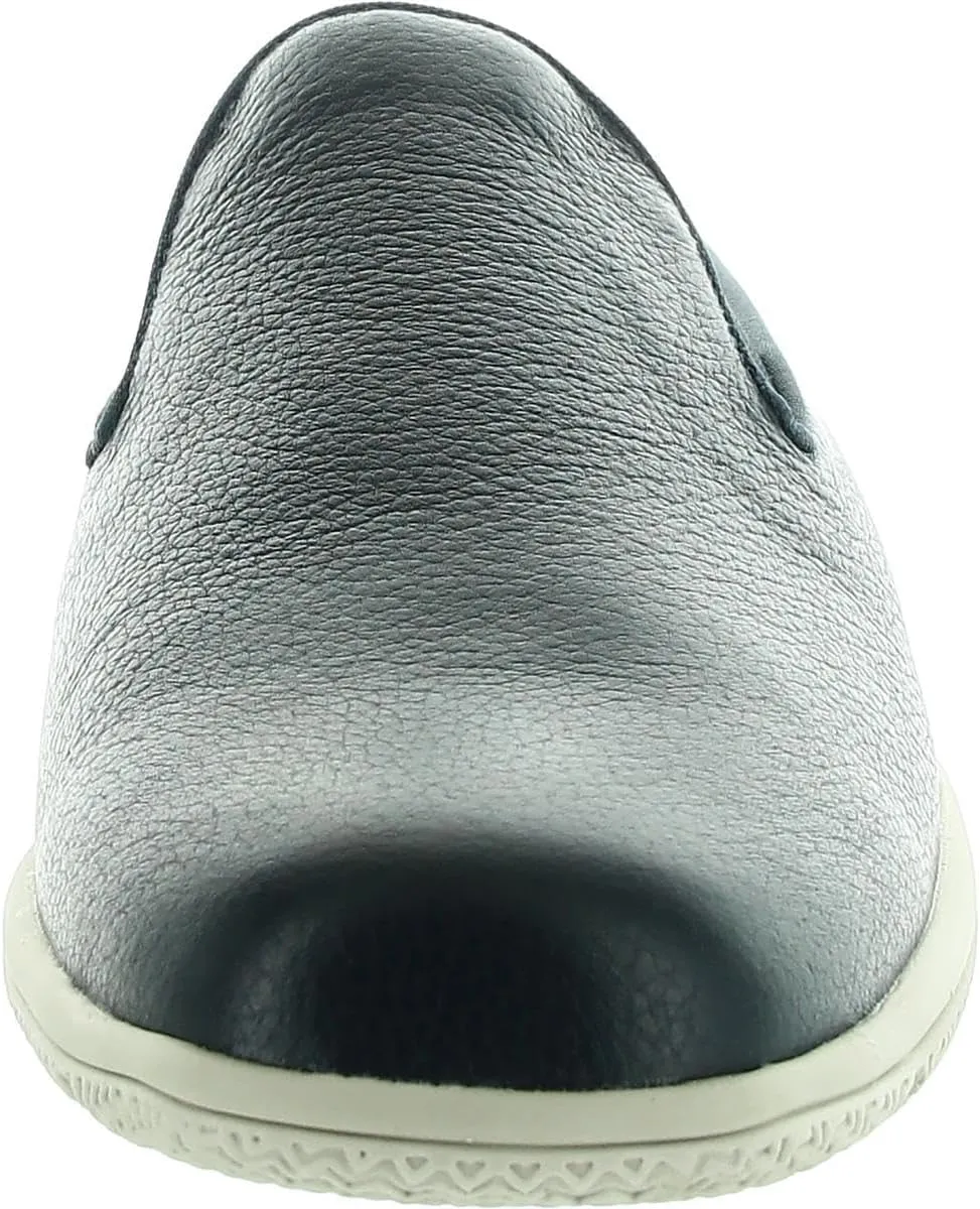 Trotters Women's Uma Loafer