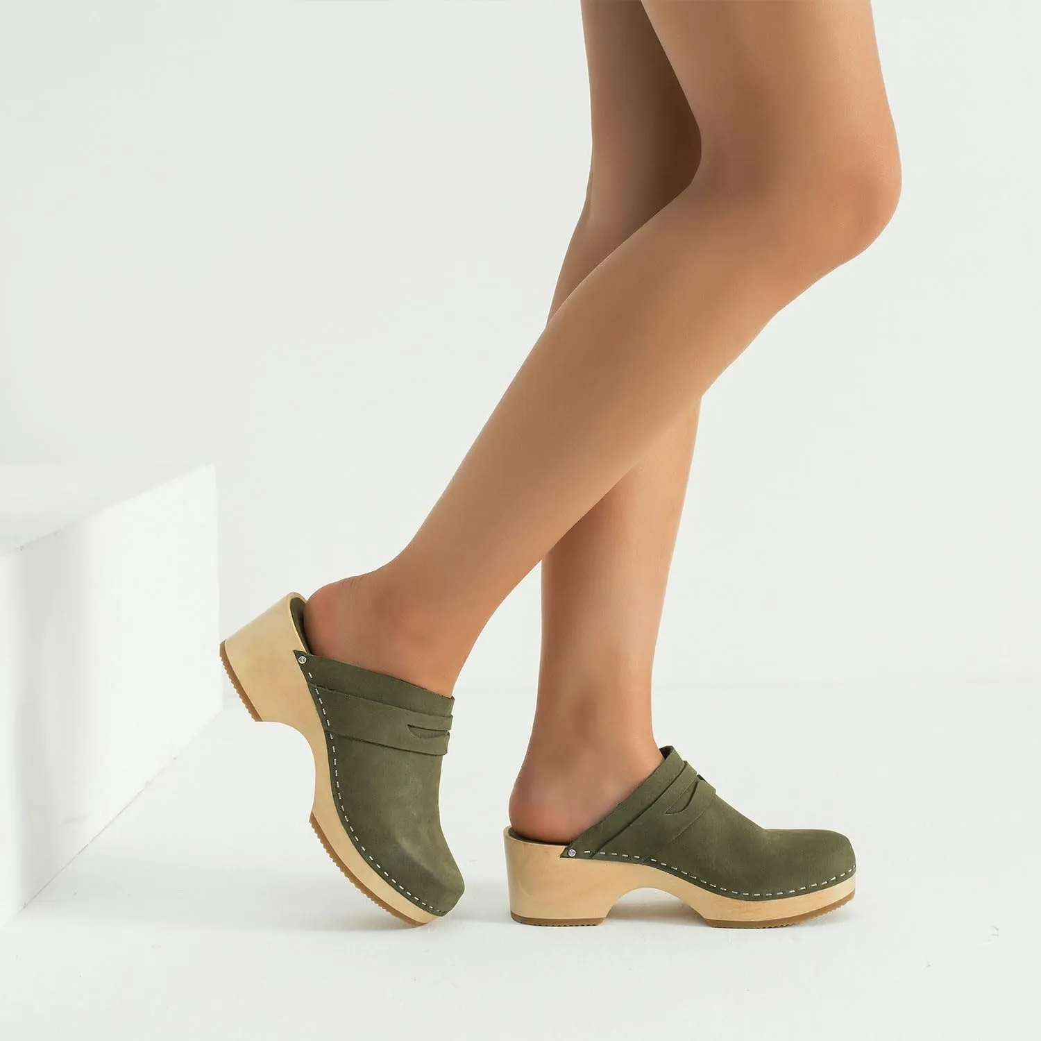 Women's Handmade Wooden Clog Mule 2.3" Open Back Leather Clogs Classic Clogs Mule for Long-Lasting Wear