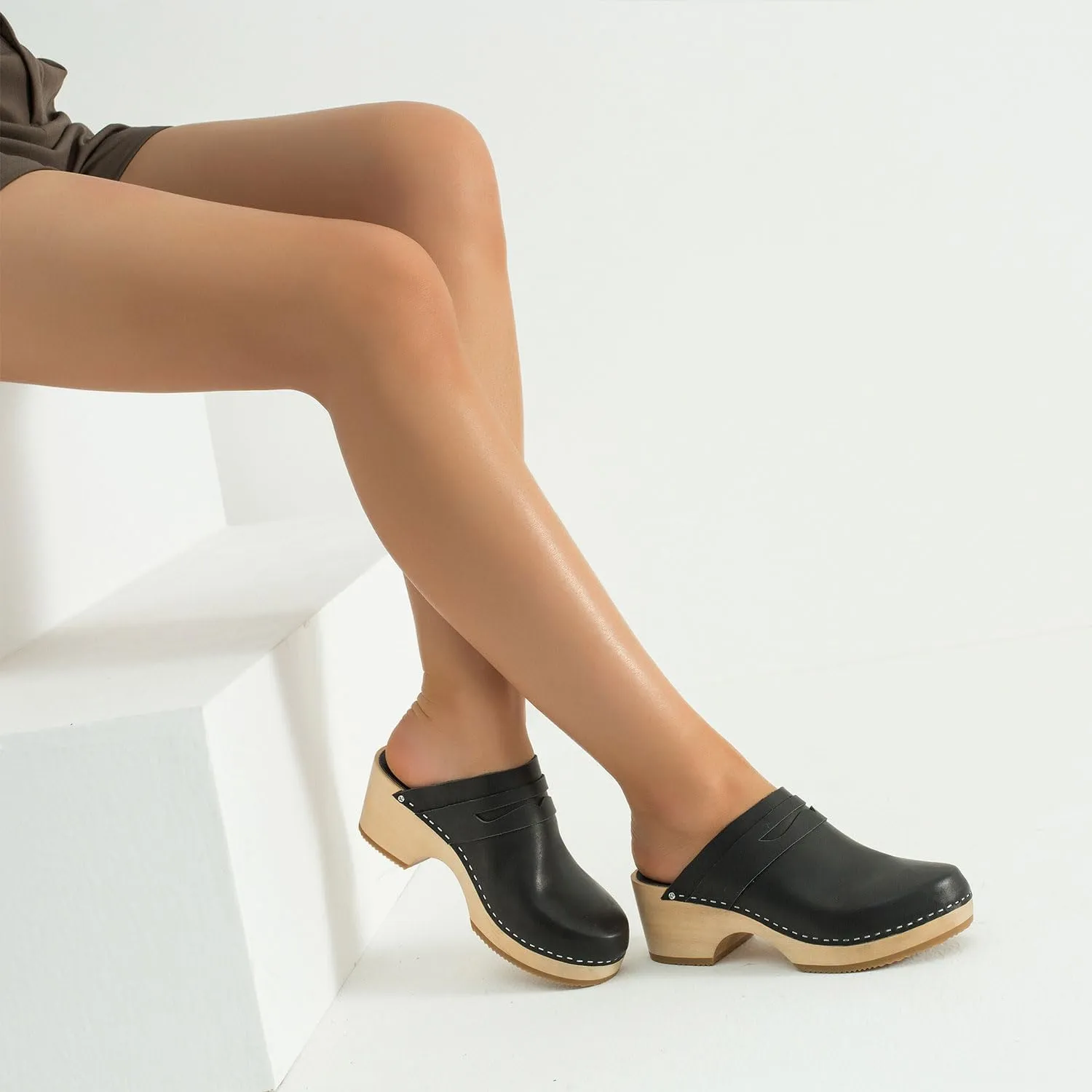 Women's Handmade Wooden Clog Mule 2.3" Open Back Leather Clogs Classic Clogs Mule for Long-Lasting Wear
